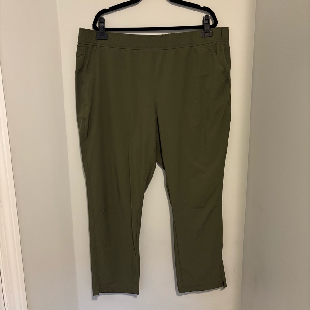 Eddie Bauer Forest Green Pant